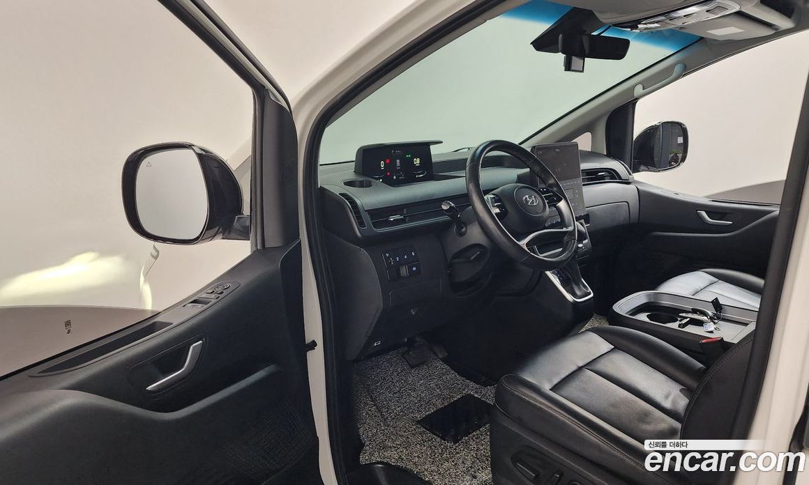 Hyundai Staria фото 9