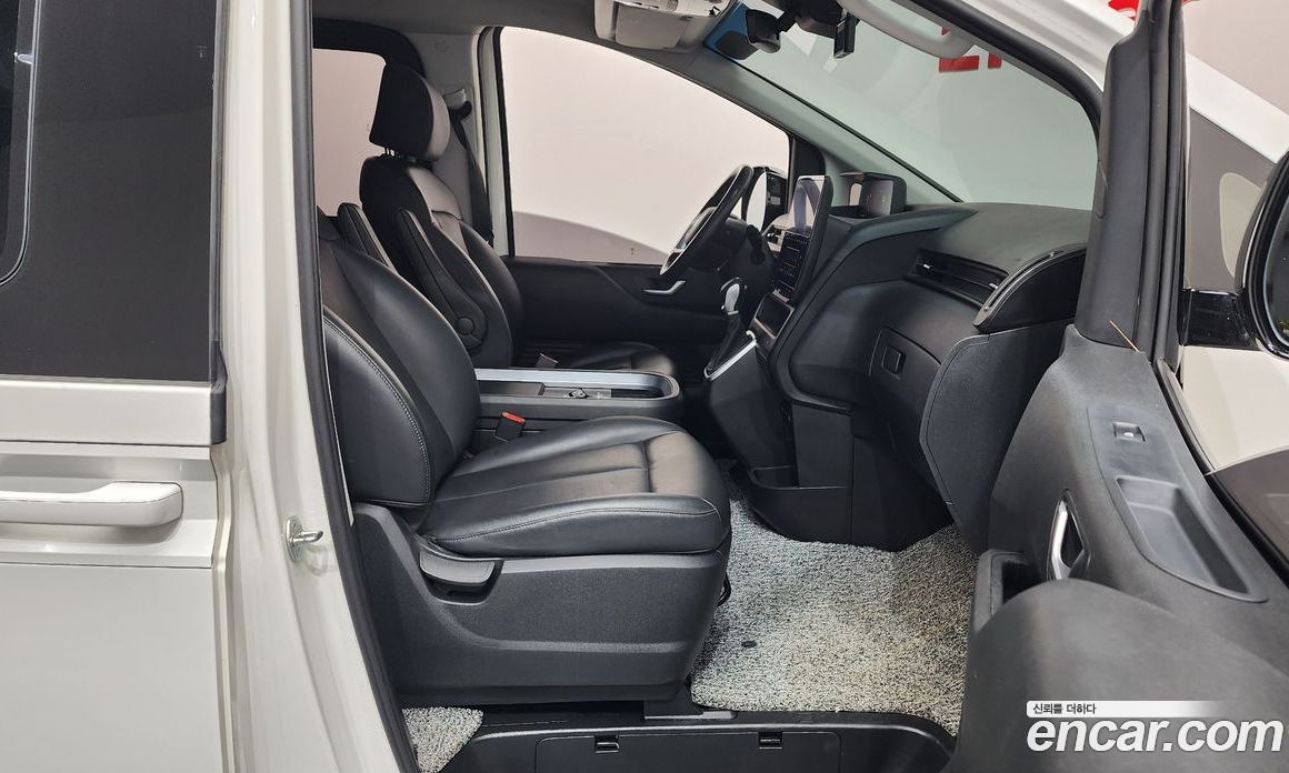 Hyundai Staria фото 10
