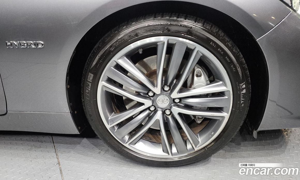 Infiniti Q50 фото 5