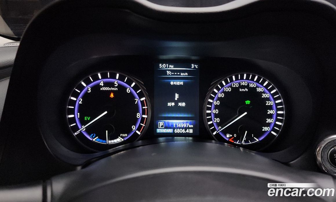 Infiniti Q50 фото 8