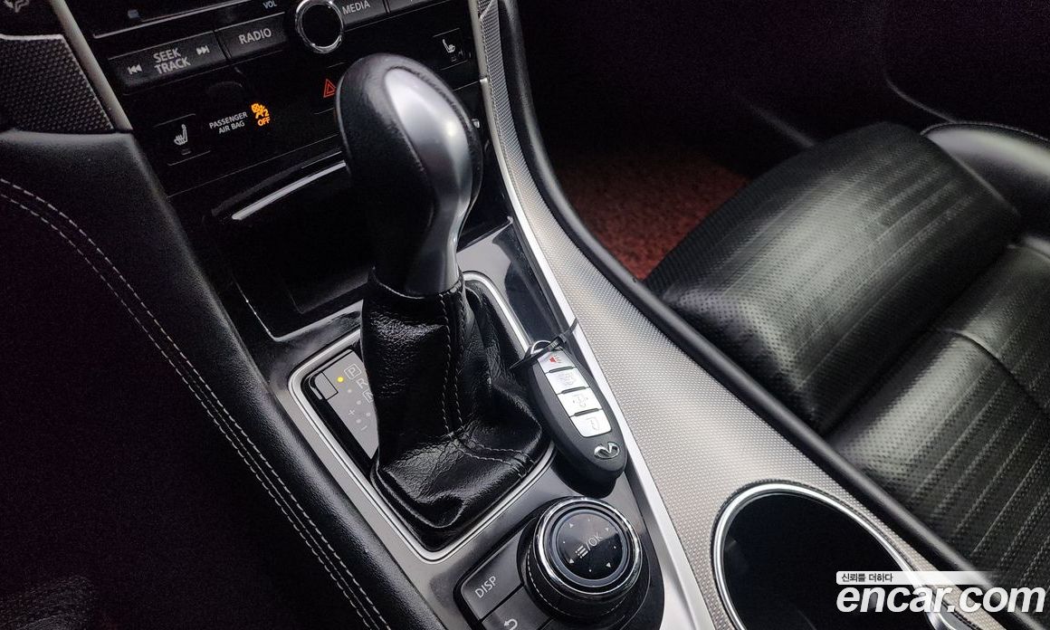 Infiniti Q50 фото 9