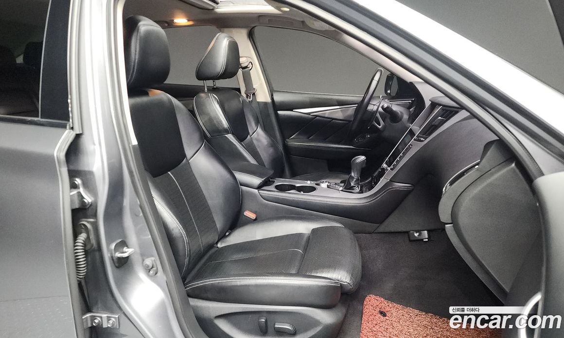 Infiniti Q50 фото 11
