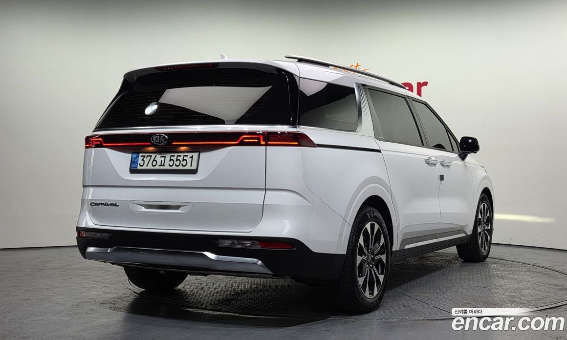 Kia Carnival 4th Gen фото 2