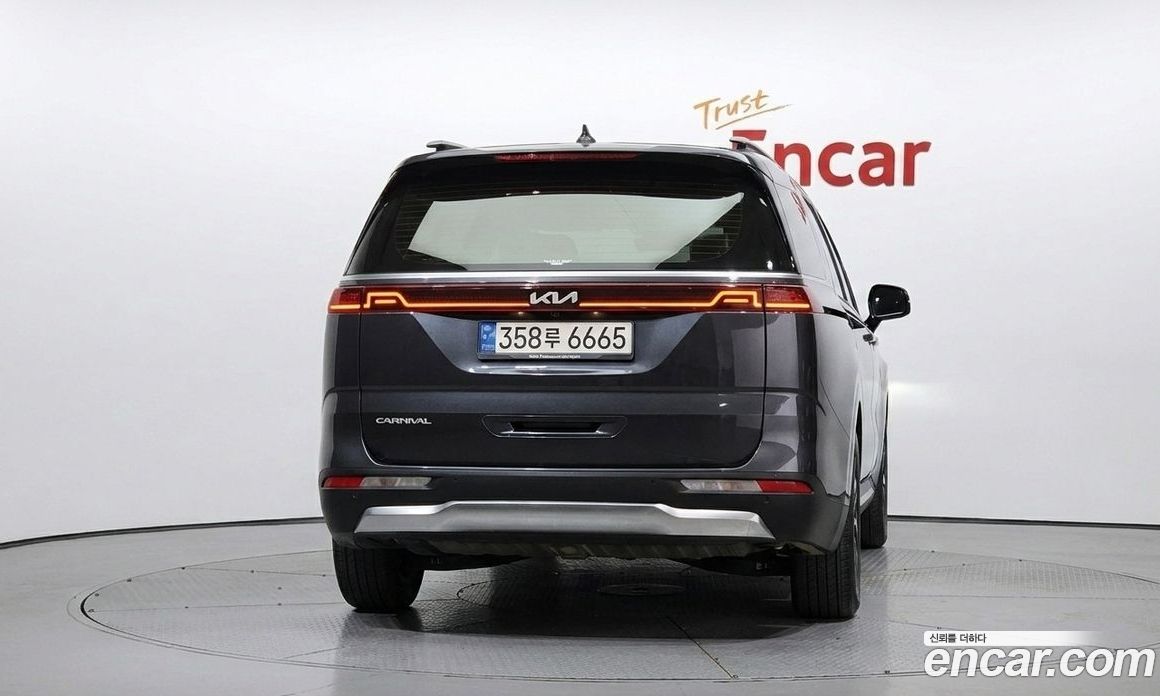 Kia Carnival 4th Gen фото 4