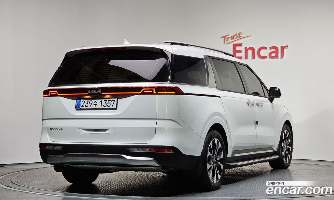 Kia Carnival 4th Gen фото 2