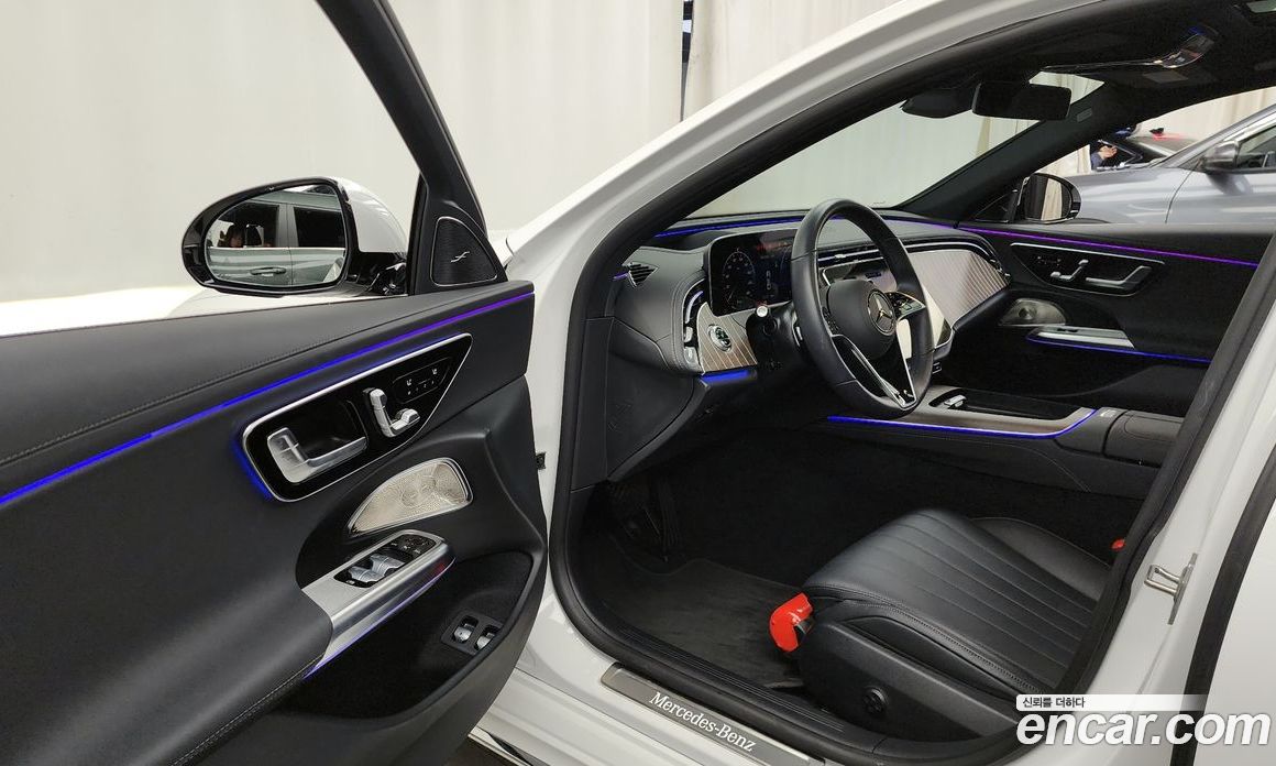 Mercedes-Benz E-Class W214 фото 10