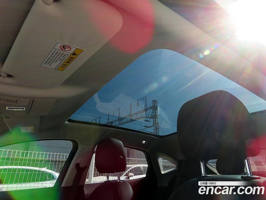 Jaguar E-PACE фото 16