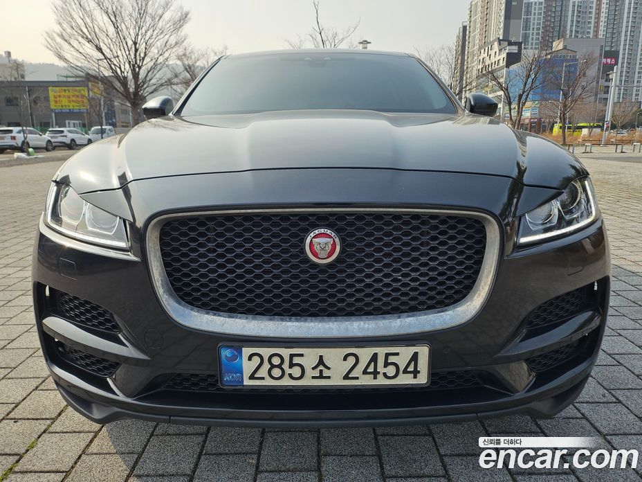 Jaguar F-PACE