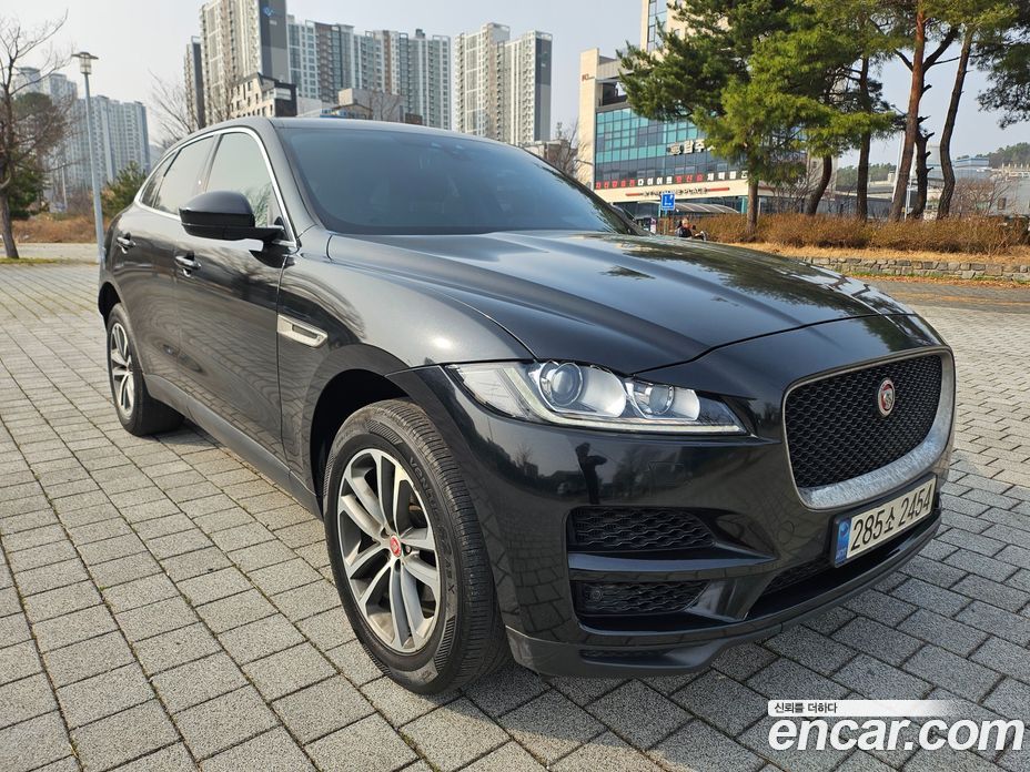 Jaguar F-PACE фото 3