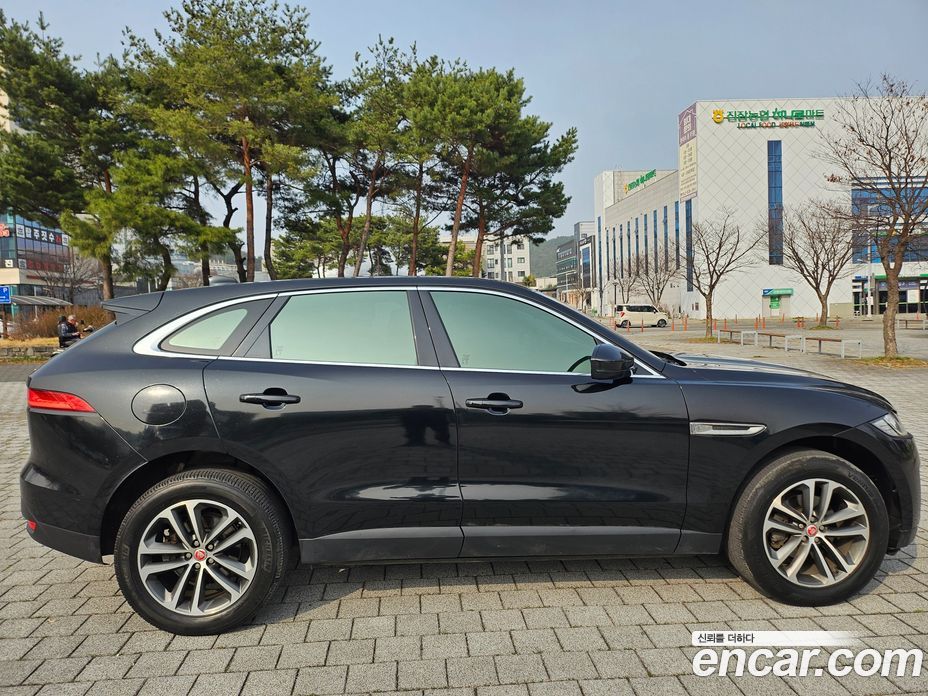 Jaguar F-PACE фото 5