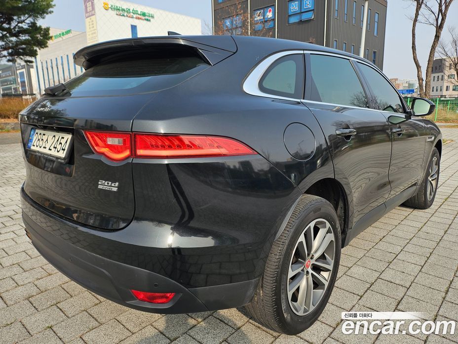 Jaguar F-PACE фото 6