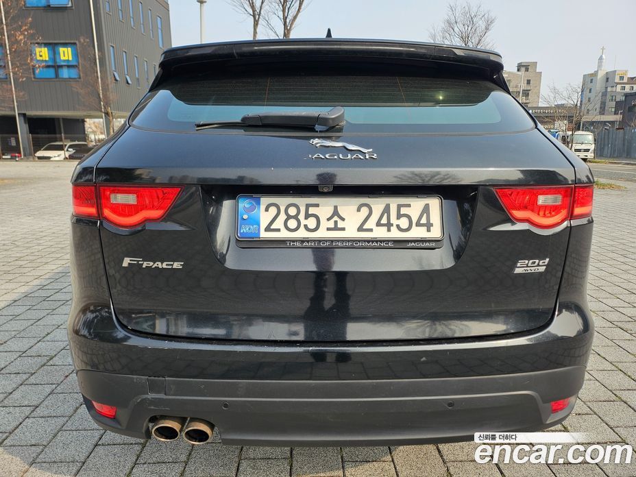 Jaguar F-PACE фото 7