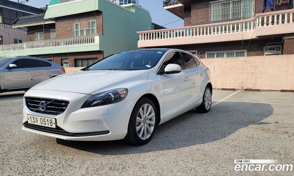 Volvo V40