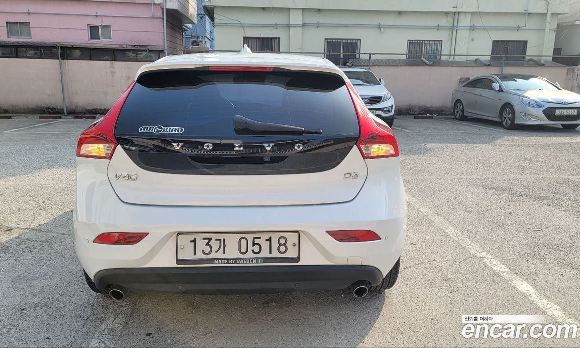 Volvo V40 фото 4