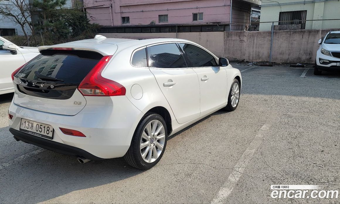 Volvo V40 фото 5