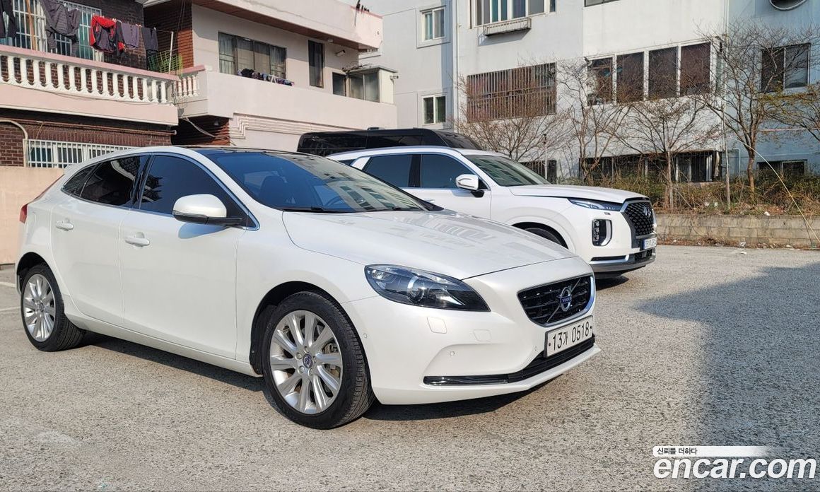 Volvo V40 фото 6