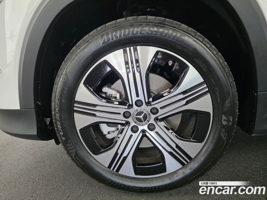 Mercedes-Benz EQB X243 фото 5