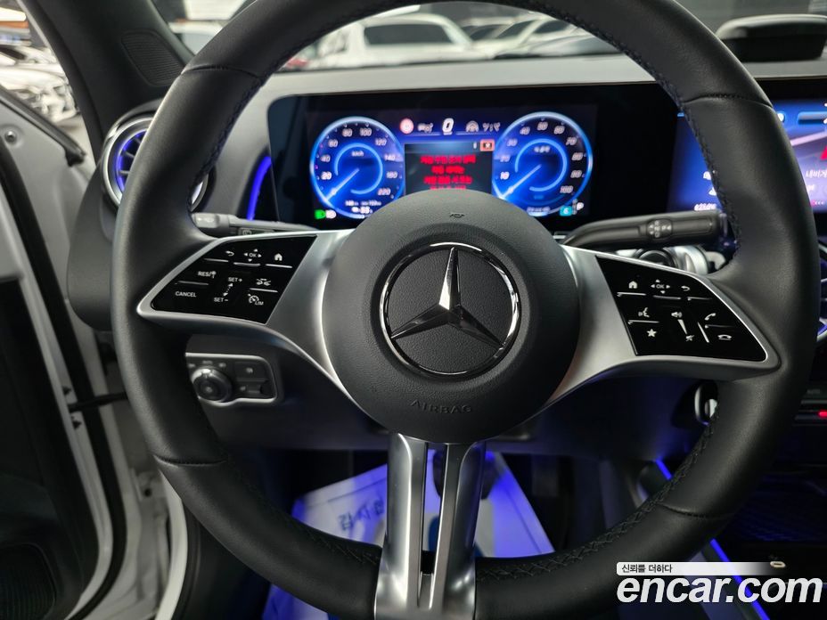 Mercedes-Benz EQB X243 фото 6