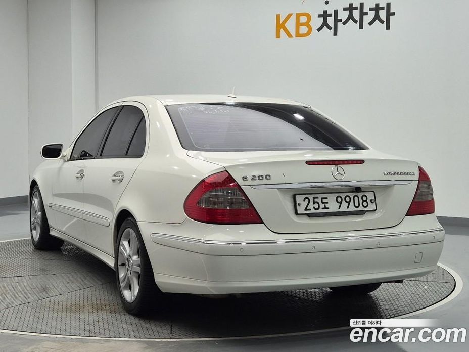 Mercedes-Benz E-Class W211 фото 2