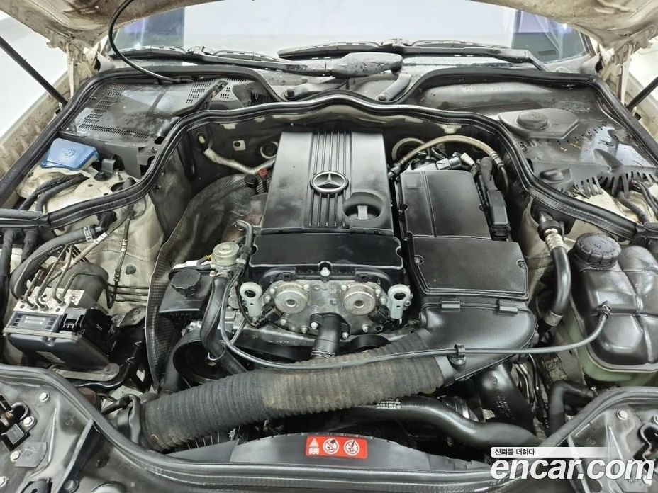 Mercedes-Benz E-Class W211 фото 5