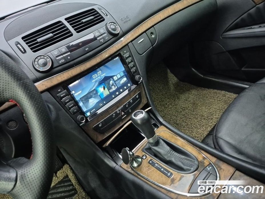 Mercedes-Benz E-Class W211 фото 10