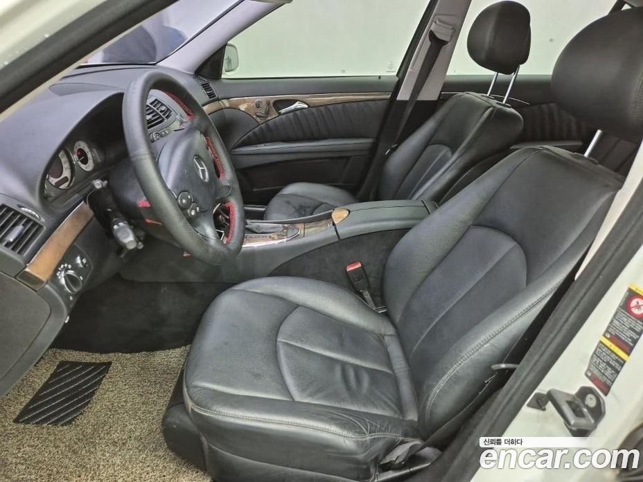 Mercedes-Benz E-Class W211 фото 11