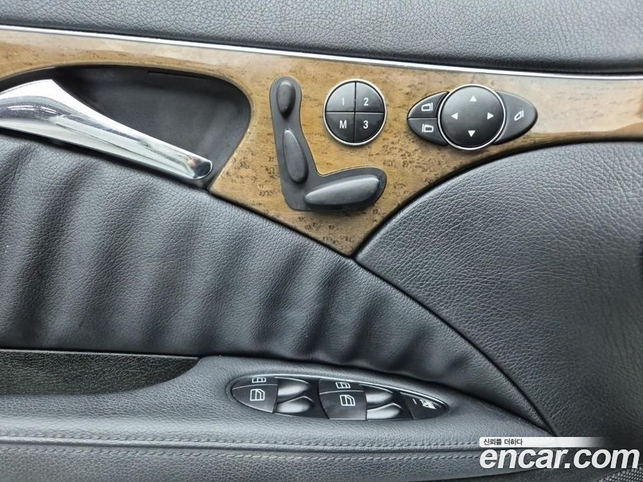 Mercedes-Benz E-Class W211 фото 18