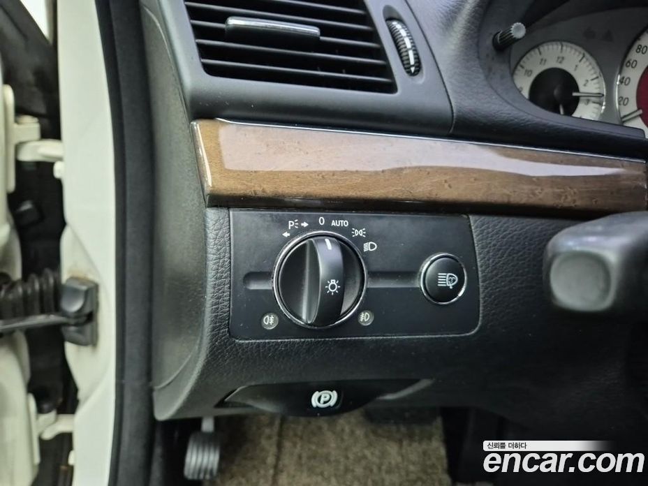 Mercedes-Benz E-Class W211 фото 19