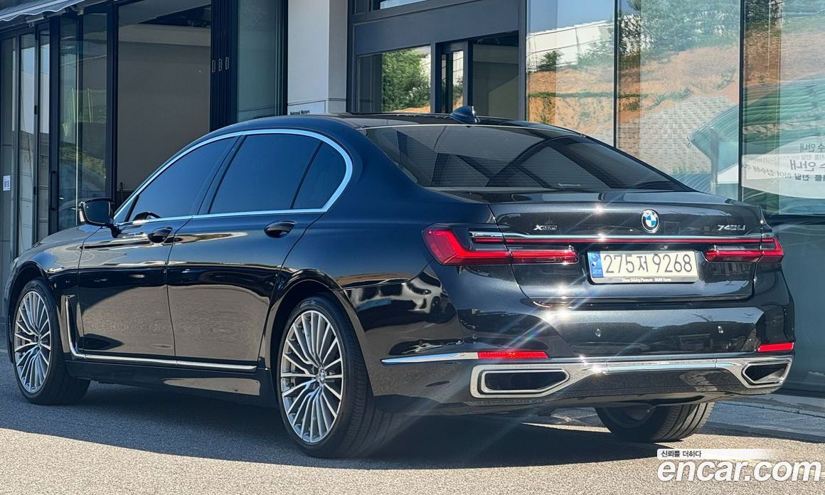 BMW 7-Series (G11) фото 2