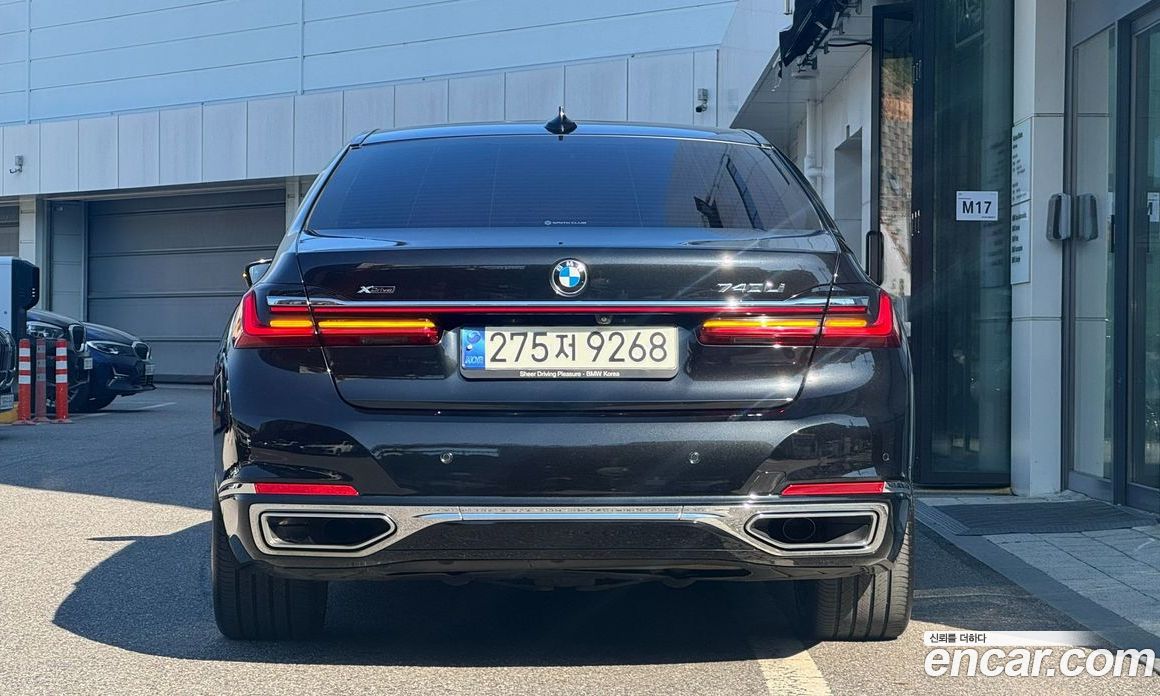 BMW 7-Series (G11) фото 4
