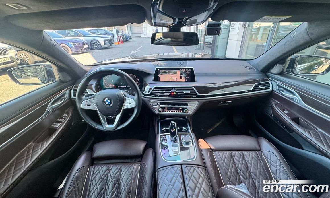 BMW 7-Series (G11) фото 7