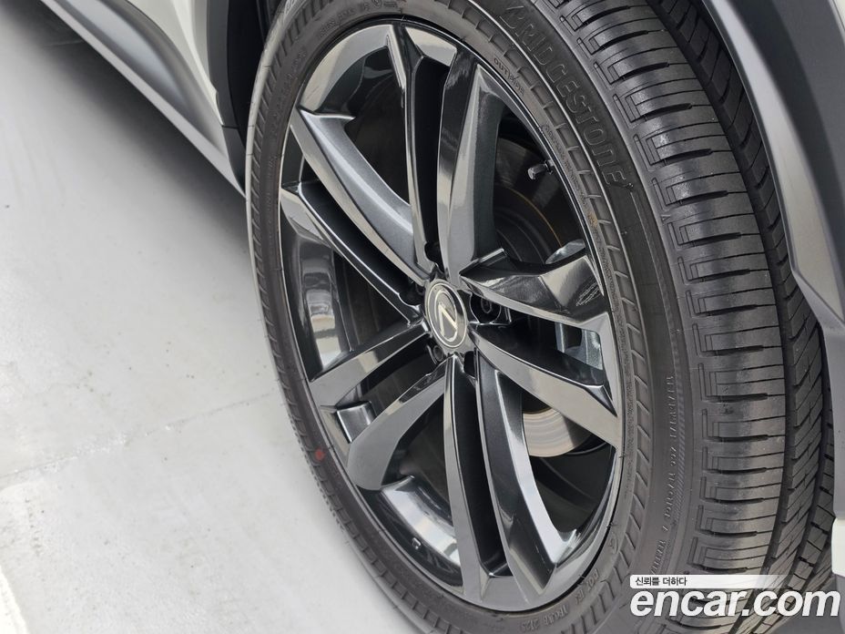 Lexus NX350h 2nd Gen фото 3