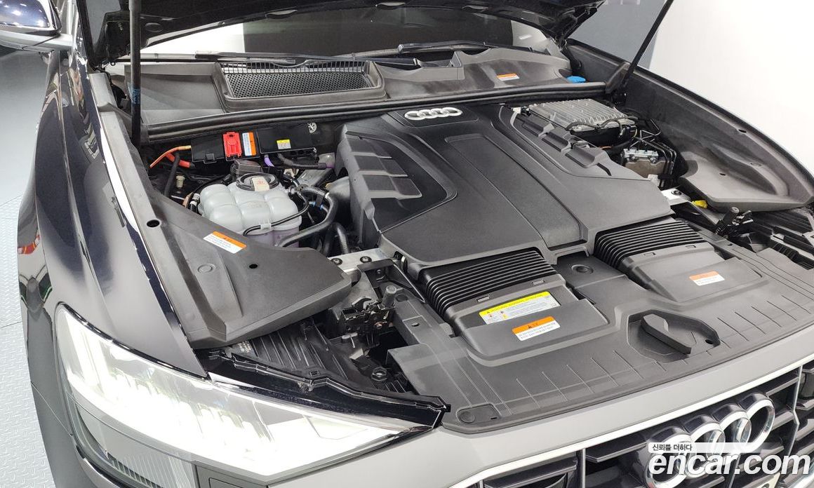 Audi Q8 (4M) фото 6