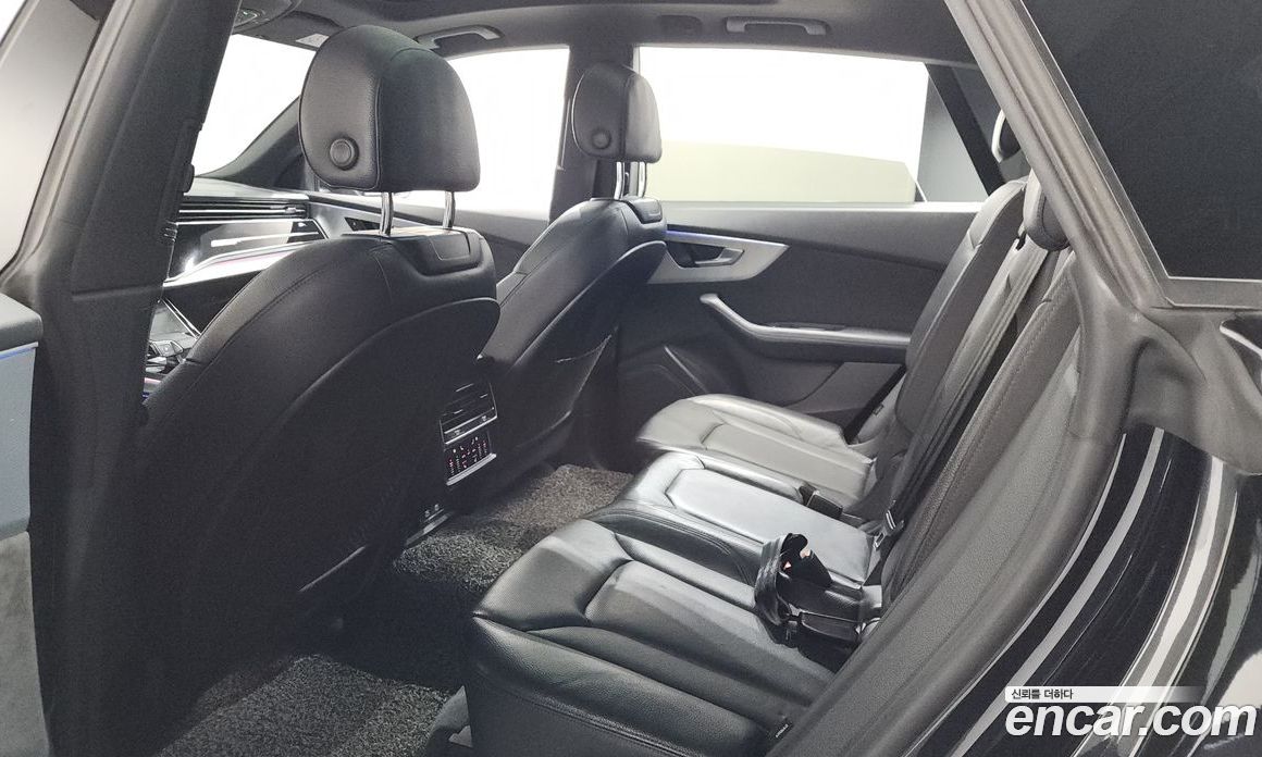 Audi Q8 (4M) фото 11