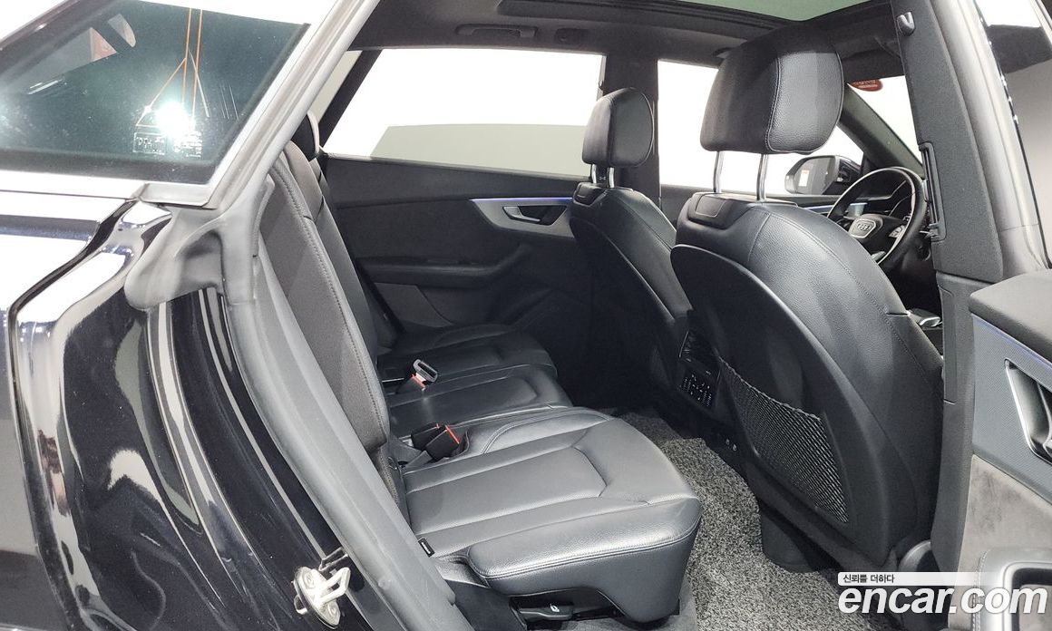 Audi Q8 (4M) фото 12