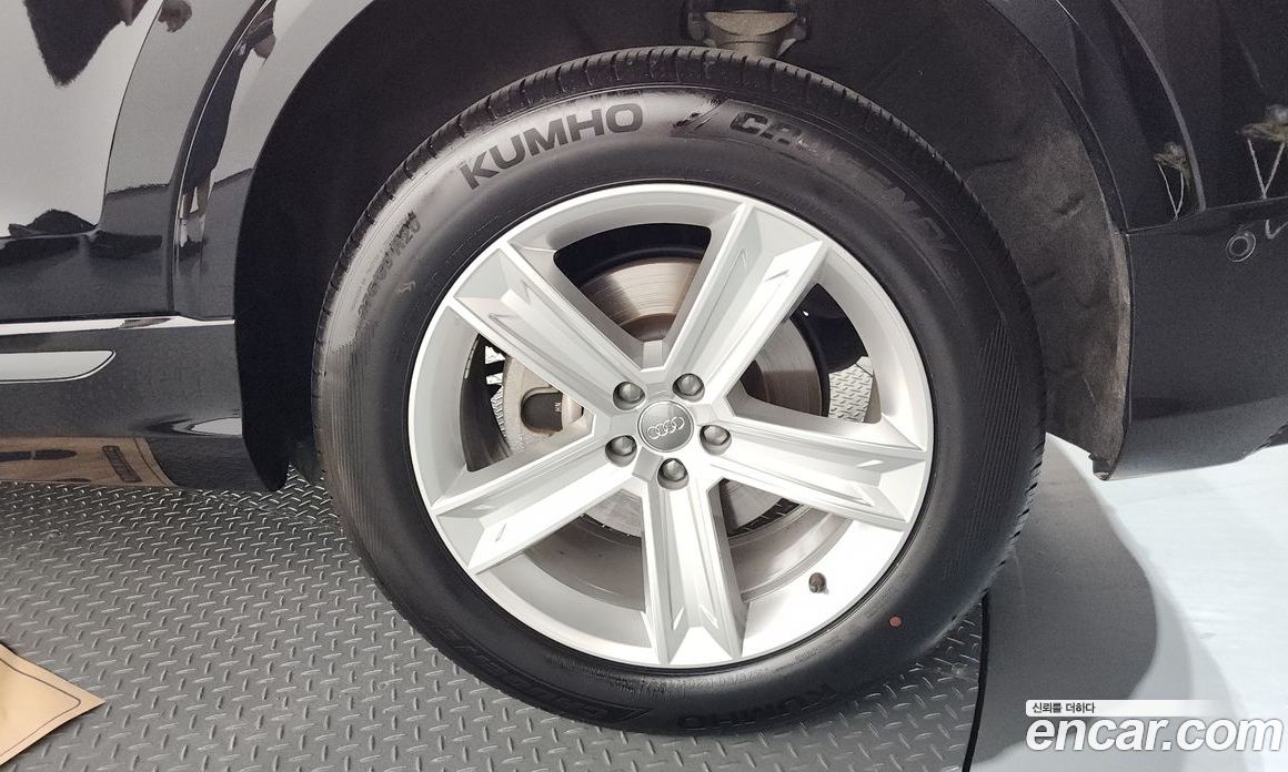 Audi Q8 (4M) фото 21