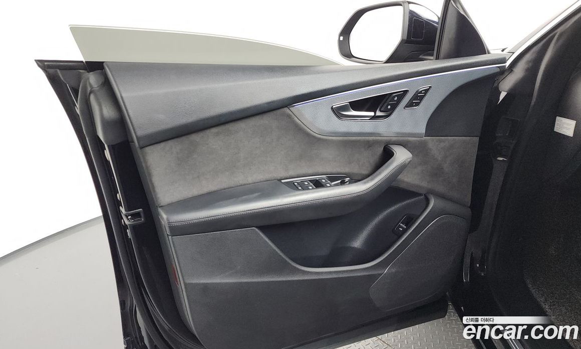Audi Q8 (4M) фото 24