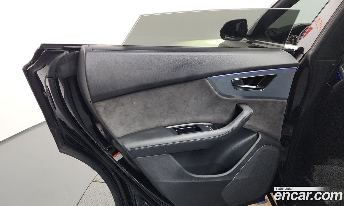 Audi Q8 (4M) фото 25