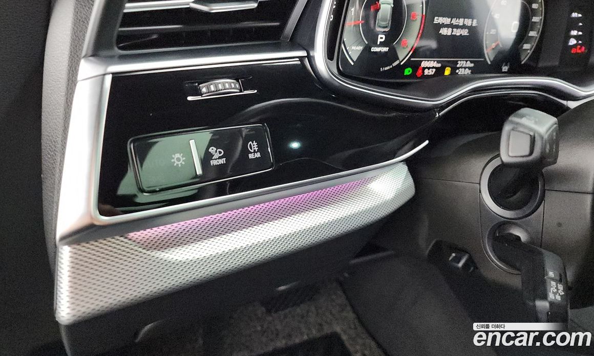 Audi Q8 (4M) фото 27