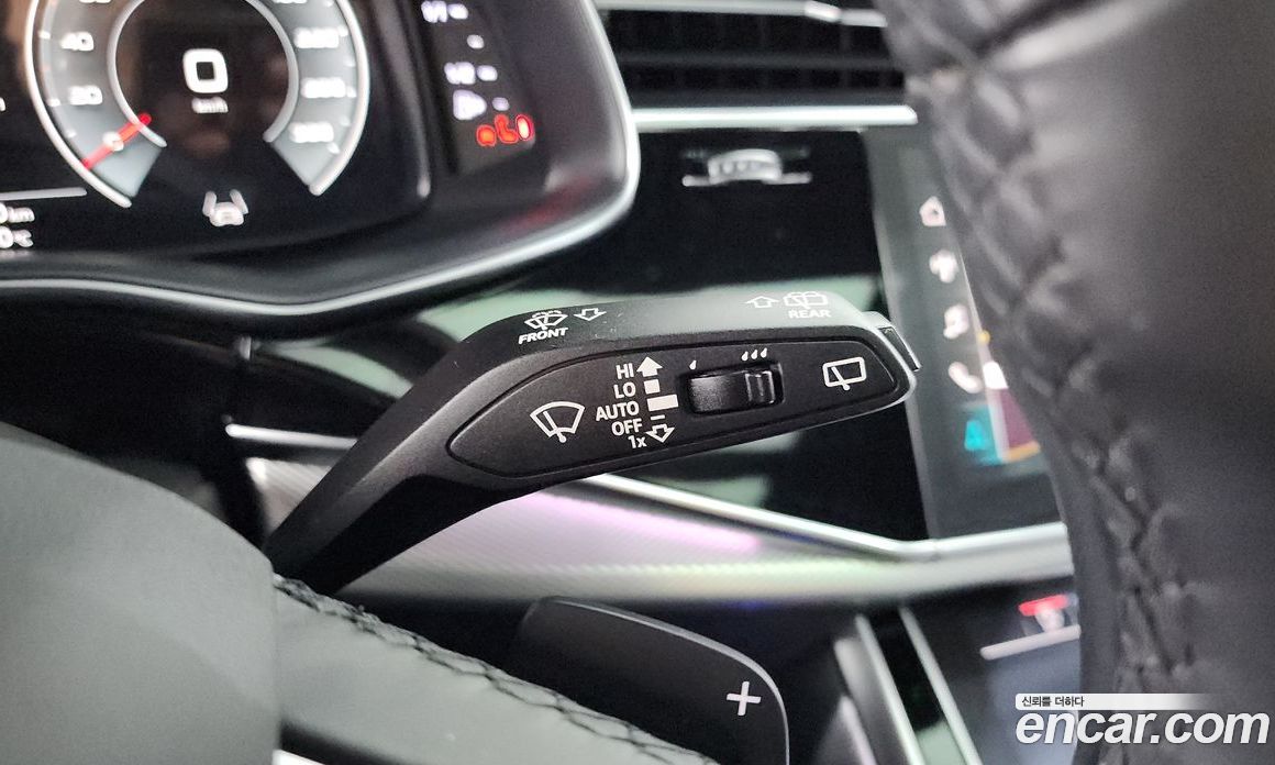 Audi Q8 (4M) фото 28