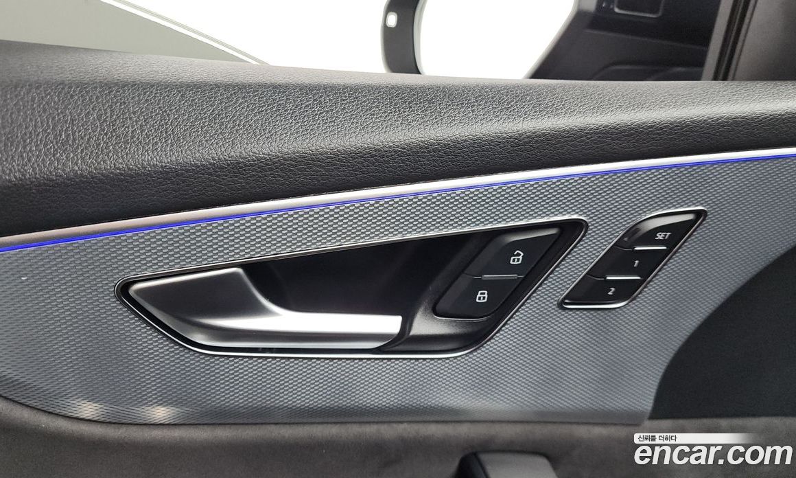 Audi Q8 (4M) фото 35