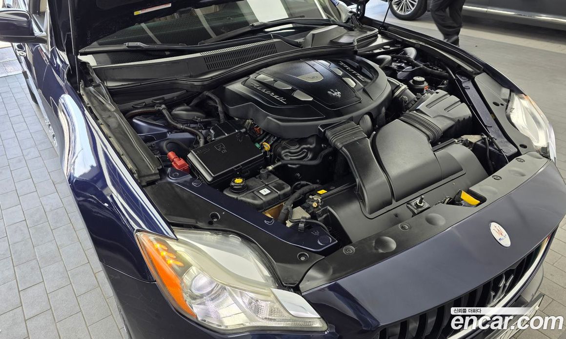 Maserati Quattroporte фото 6