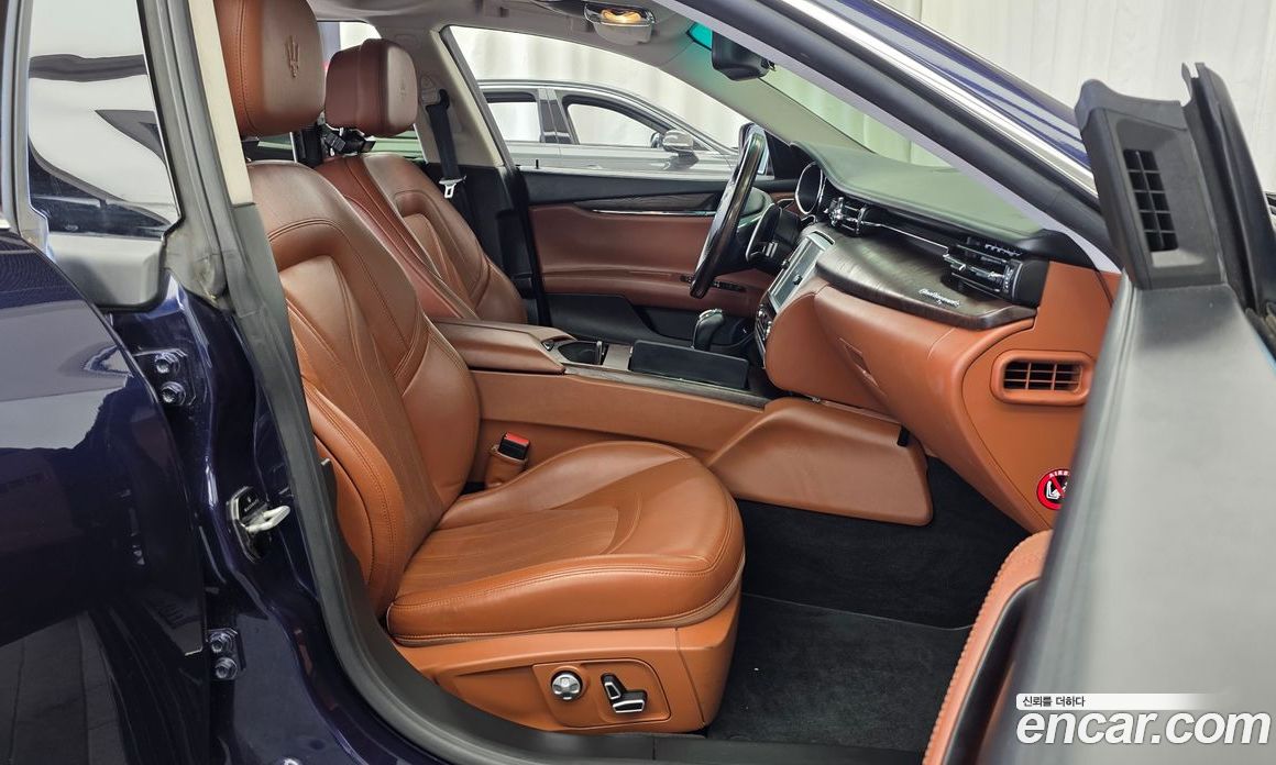 Maserati Quattroporte фото 11