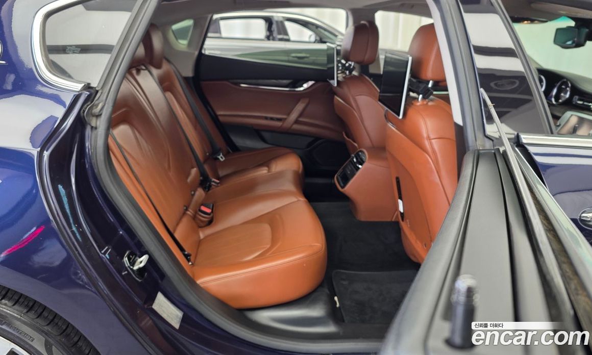 Maserati Quattroporte фото 12