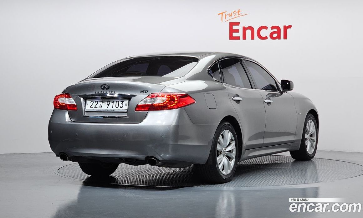 Infiniti M37 фото 2