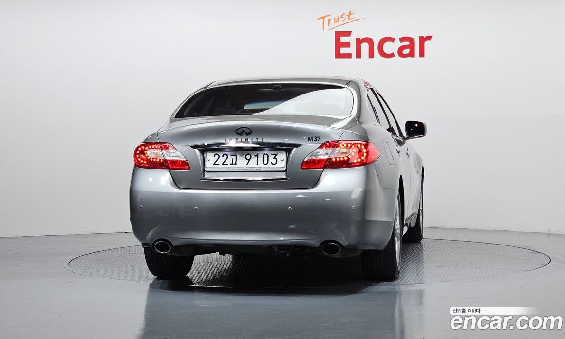 Infiniti M37 фото 4
