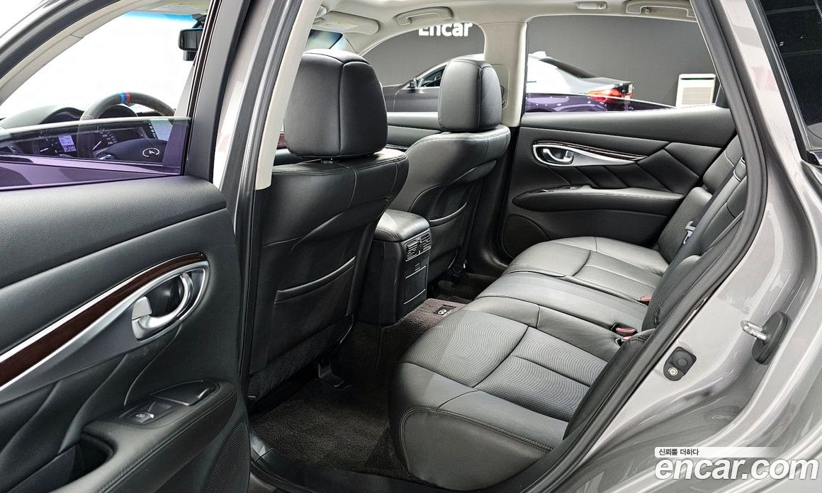 Infiniti M37 фото 11
