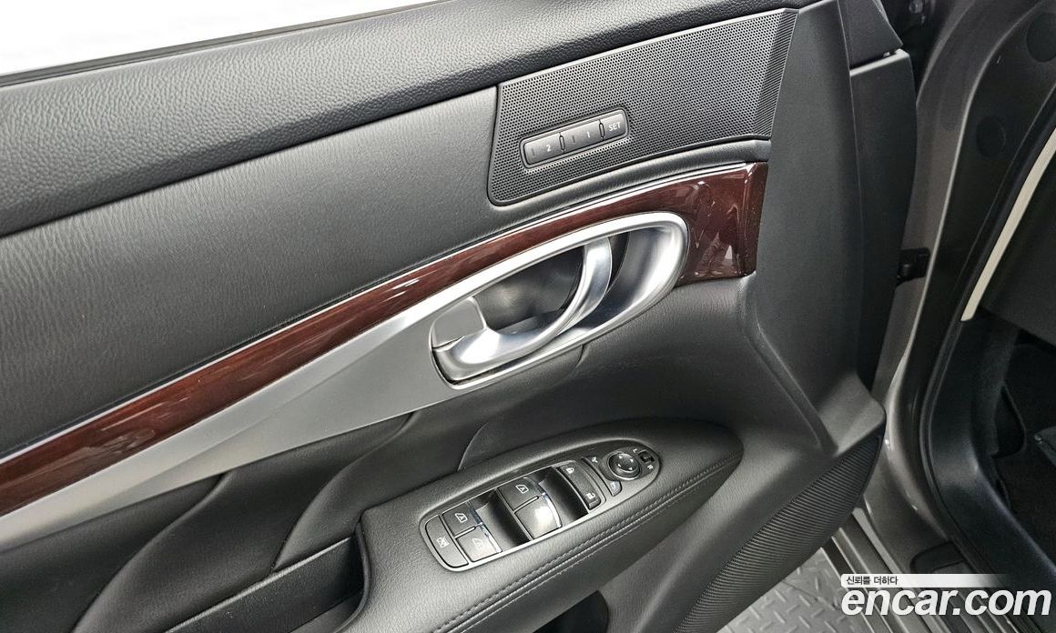 Infiniti M37 фото 16