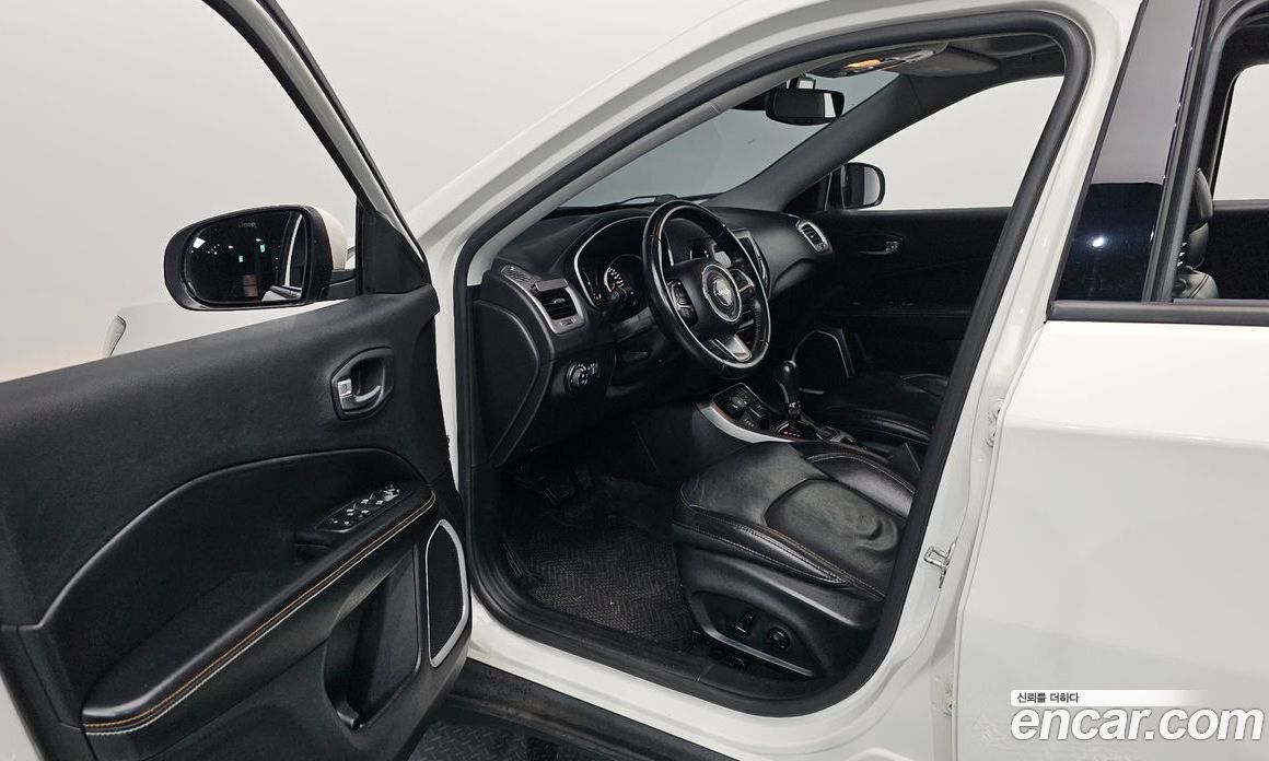 Jeep Compass 2nd Gen фото 10