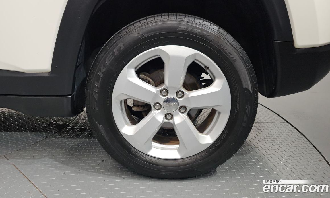 Jeep Compass 2nd Gen фото 21